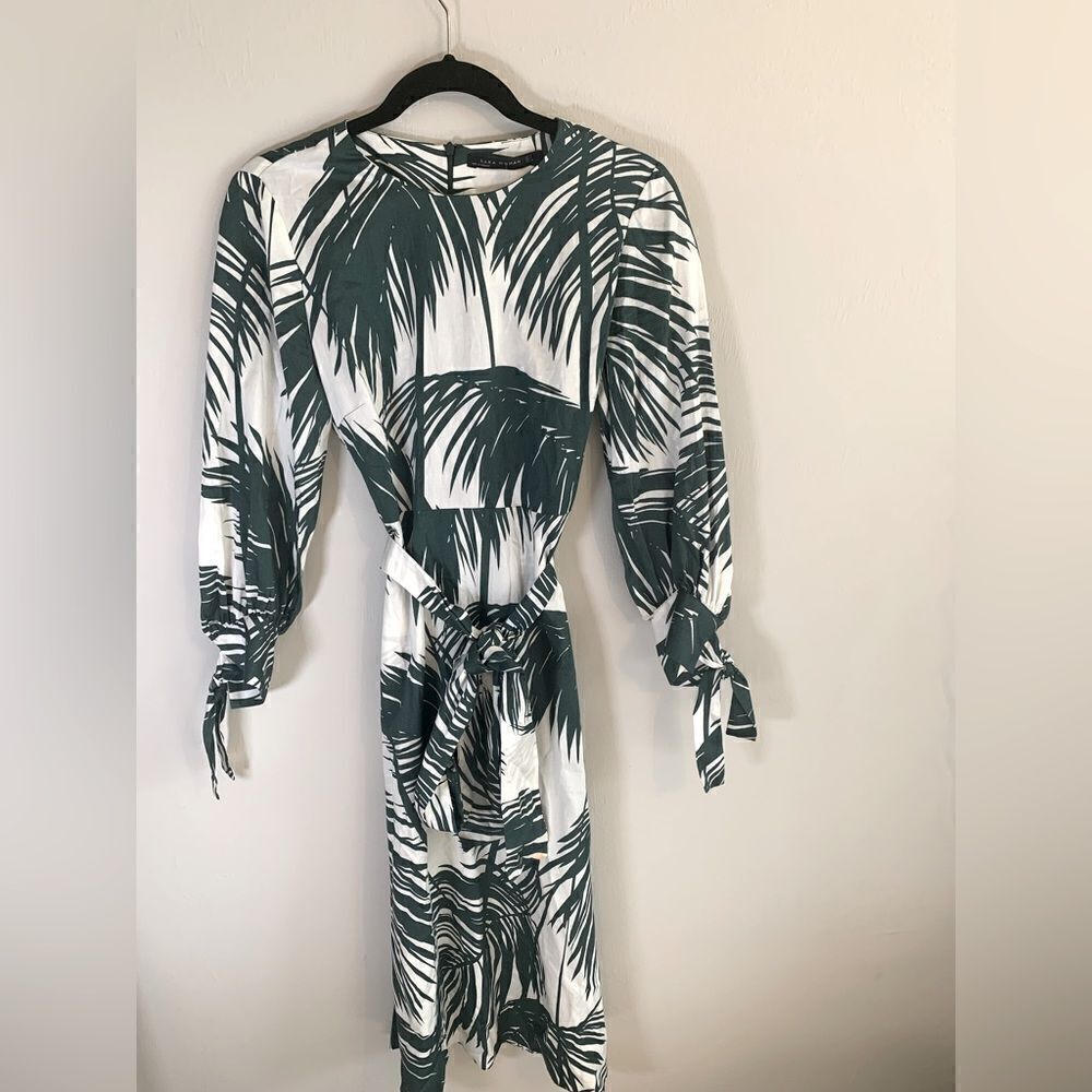 Zara Green Tropical Floral  Resortwear Maxi Dress size M‎
